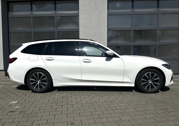 BMW Seria 3 cena 142900 przebieg: 48969, rok produkcji 2021 z Reda małe 742